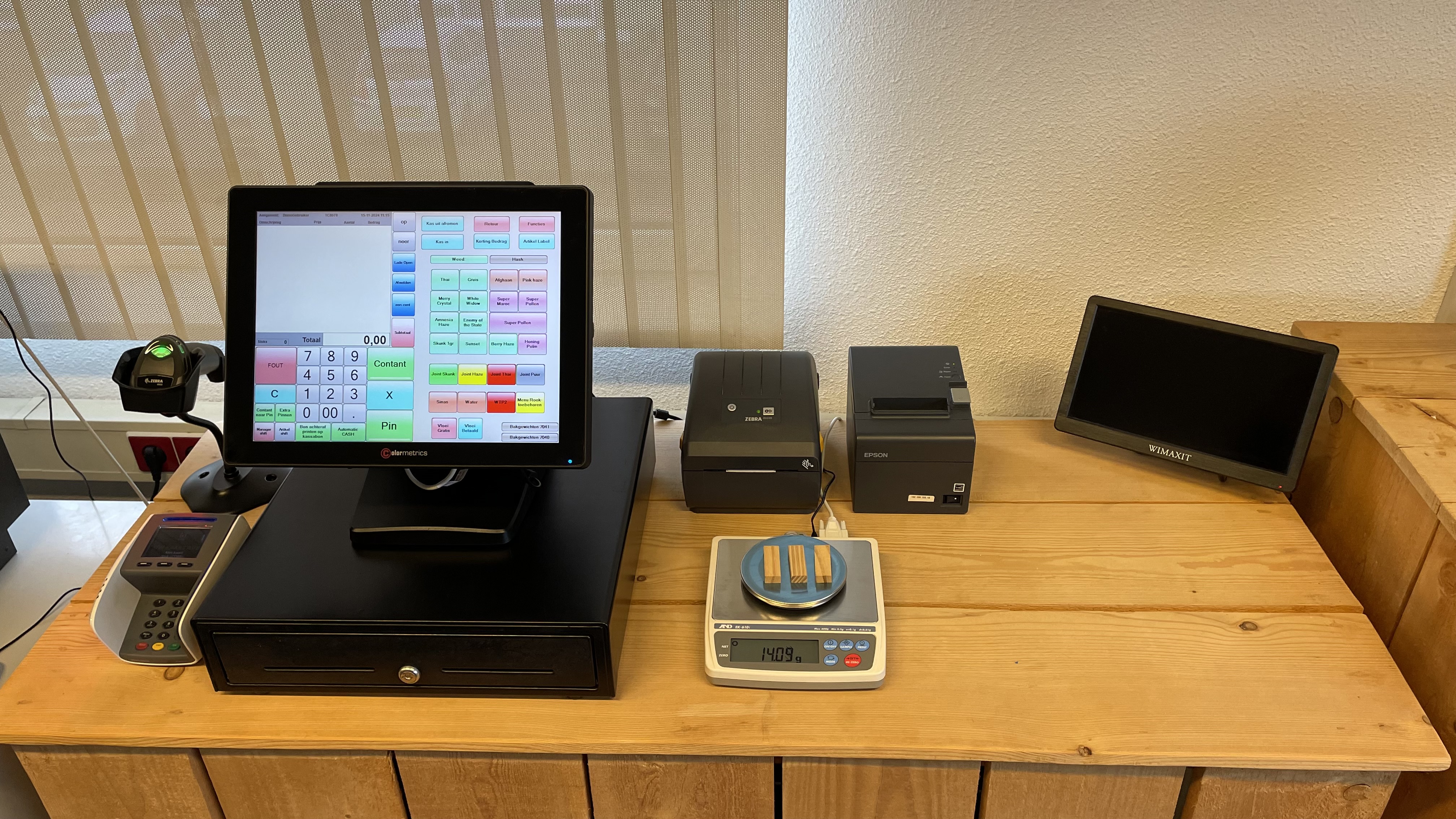 Voorraad registreren in een coffeeshop op een AND EK-610
